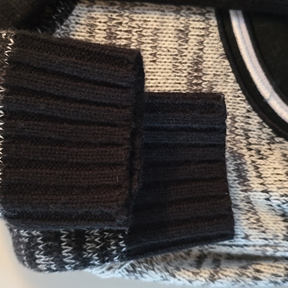 Montreal Canadiens NHL grey gradient knit sweater hoodie. Medium. - Picture 5 of 5